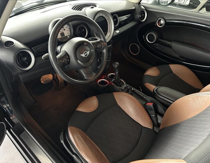 Mini Cooper Hatchback 1,6 l 90 kw