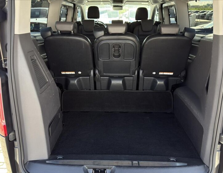 Ford Tourneo Custom 11