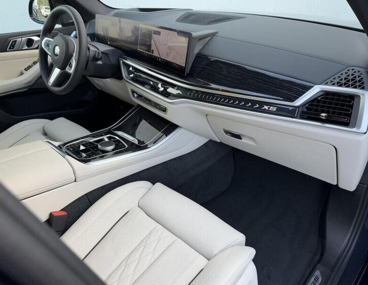 BMW X5 SUV 3,0 l 250 kw