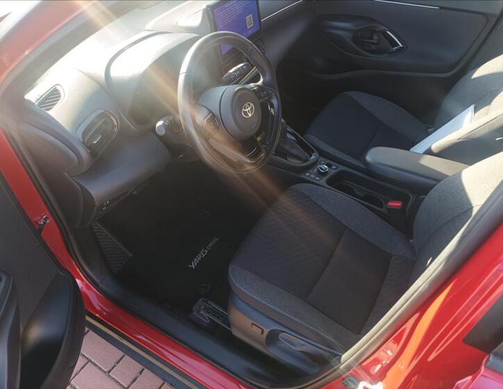 Toyota Yaris Cross 9