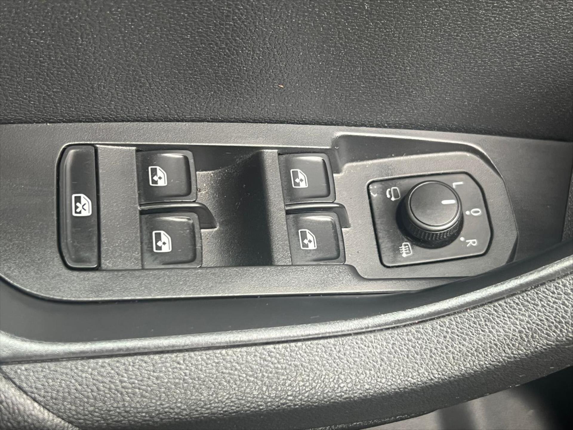 Škoda Karoq SUV 1,5 l 110 kw