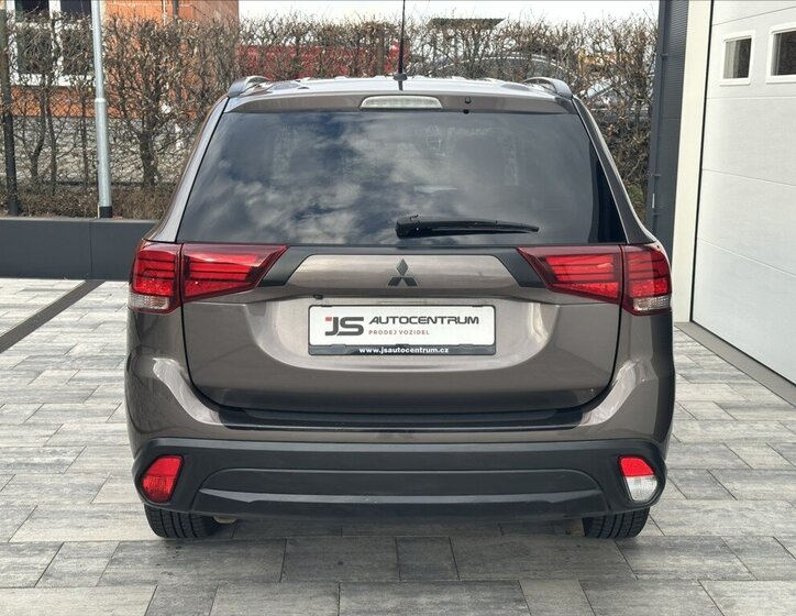 Mitsubishi Outlander SUV / Terénní 2,3 l 110 kw