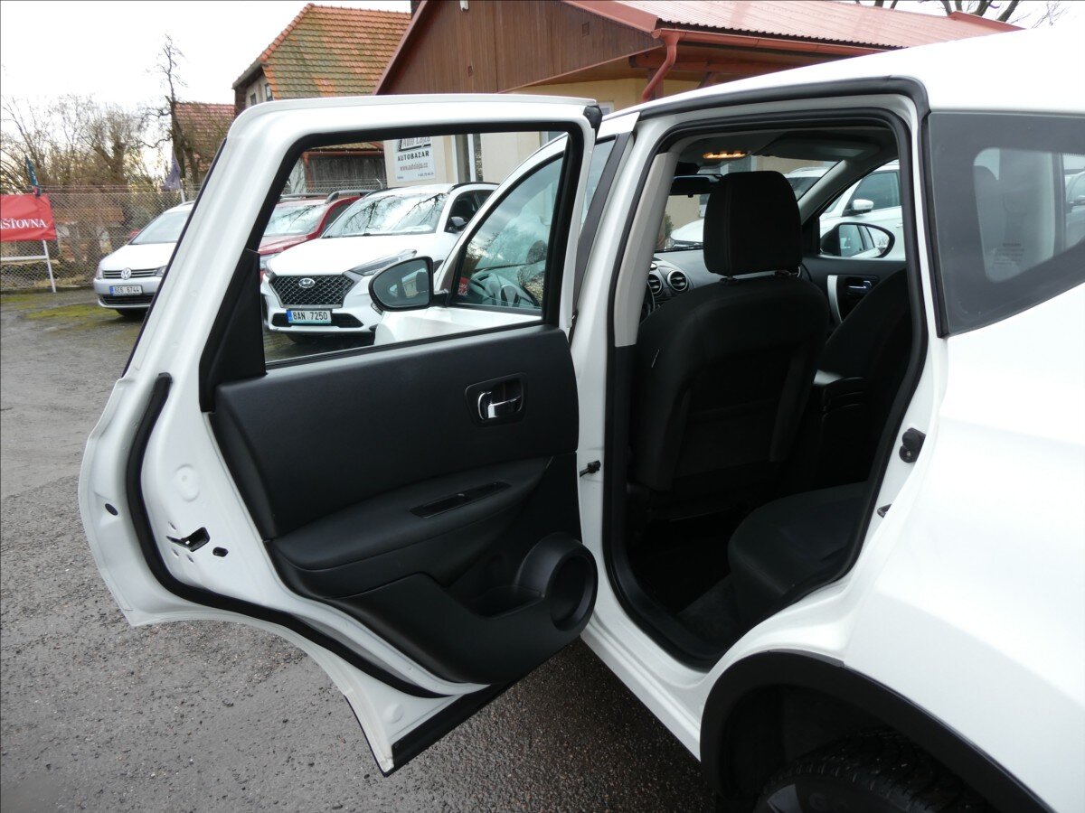 Nissan Qashqai SUV 2,0 l 104 kw