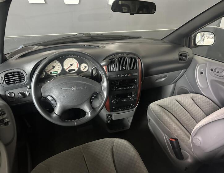 Chrysler Voyager 16