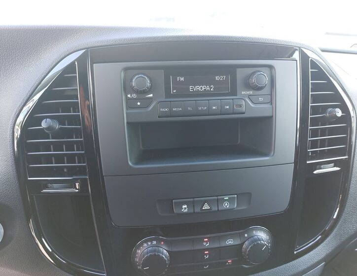 Mercedes-Benz Vito 18