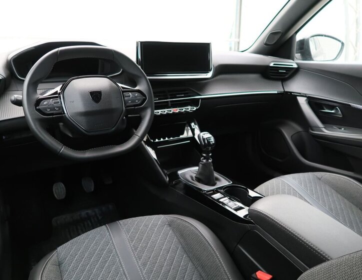 Peugeot 2008 SUV / Terénní 1,2 l 74 kw