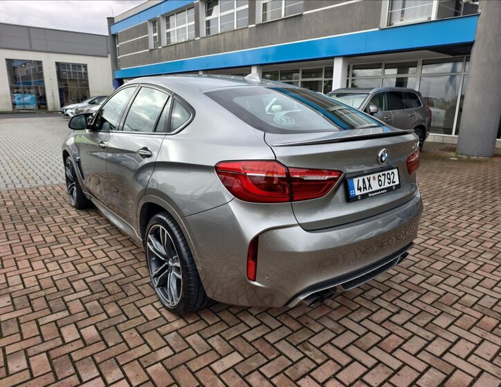 BMW X6 SUV 4,4 l 423 kw