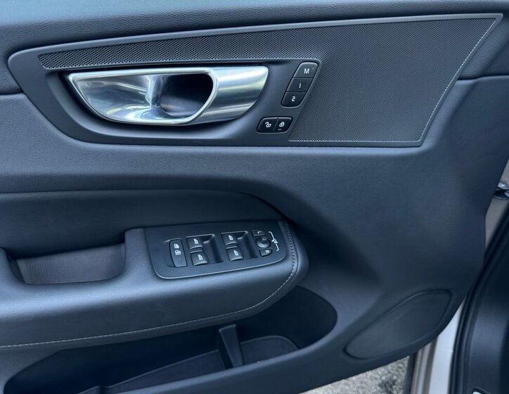 Volvo XC60 SUV / Terénní 2,0 l 184 kw