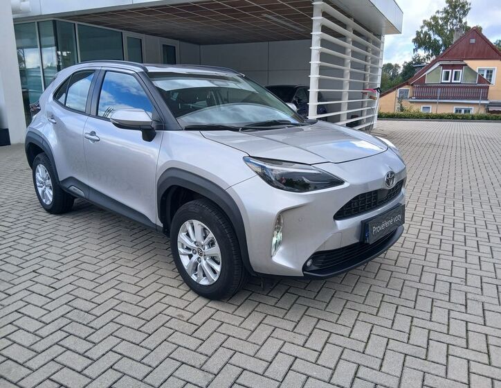 Toyota Yaris Cross 8