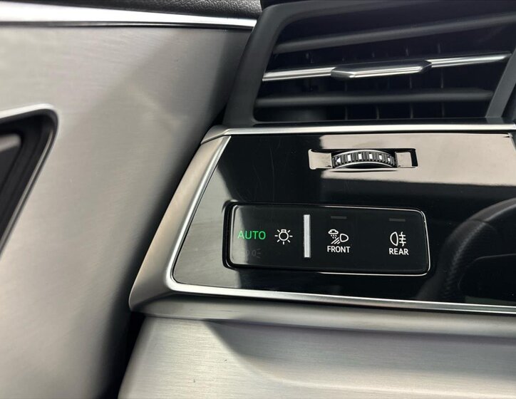 Audi Q8 SUV / Terénní 3,0 l 250 kw