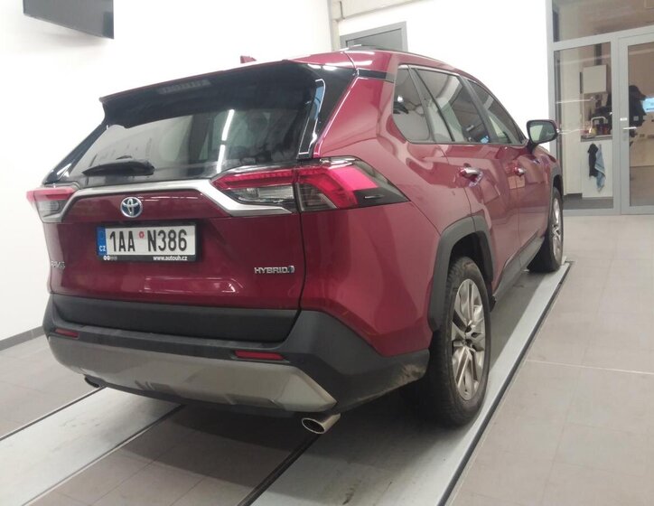 Toyota RAV4 SUV 2,5 l 131 kw