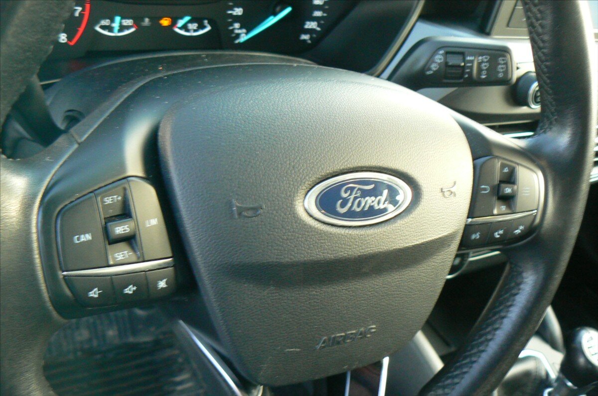 Ford Focus Kombi 999,0 92 kw