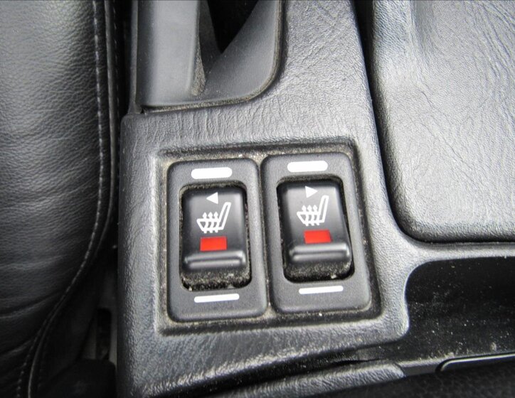 Nissan Maxima Sedan / Limuzína 2,0 l 103 kw