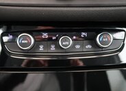 Opel Grandland SUV / Terénní 1,6 l 147 kw