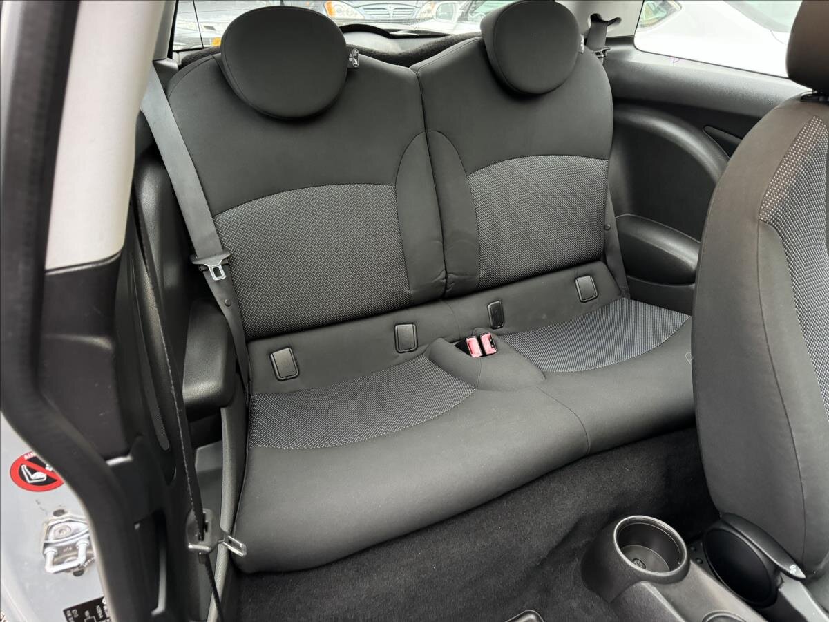 Mini Cooper Hatchback 1,6 l 88 kw