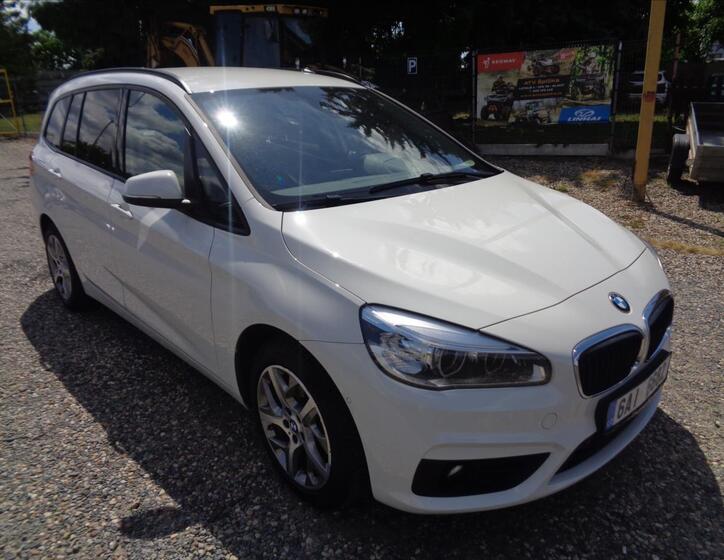 BMW Řada 2 7