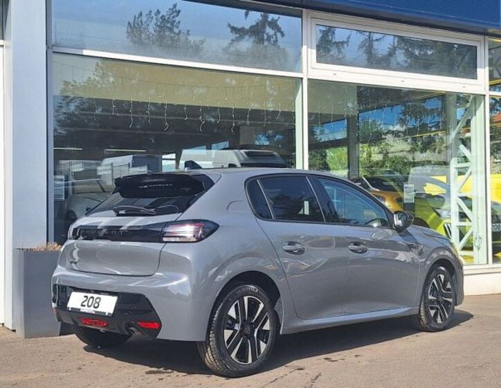 Peugeot 208 8