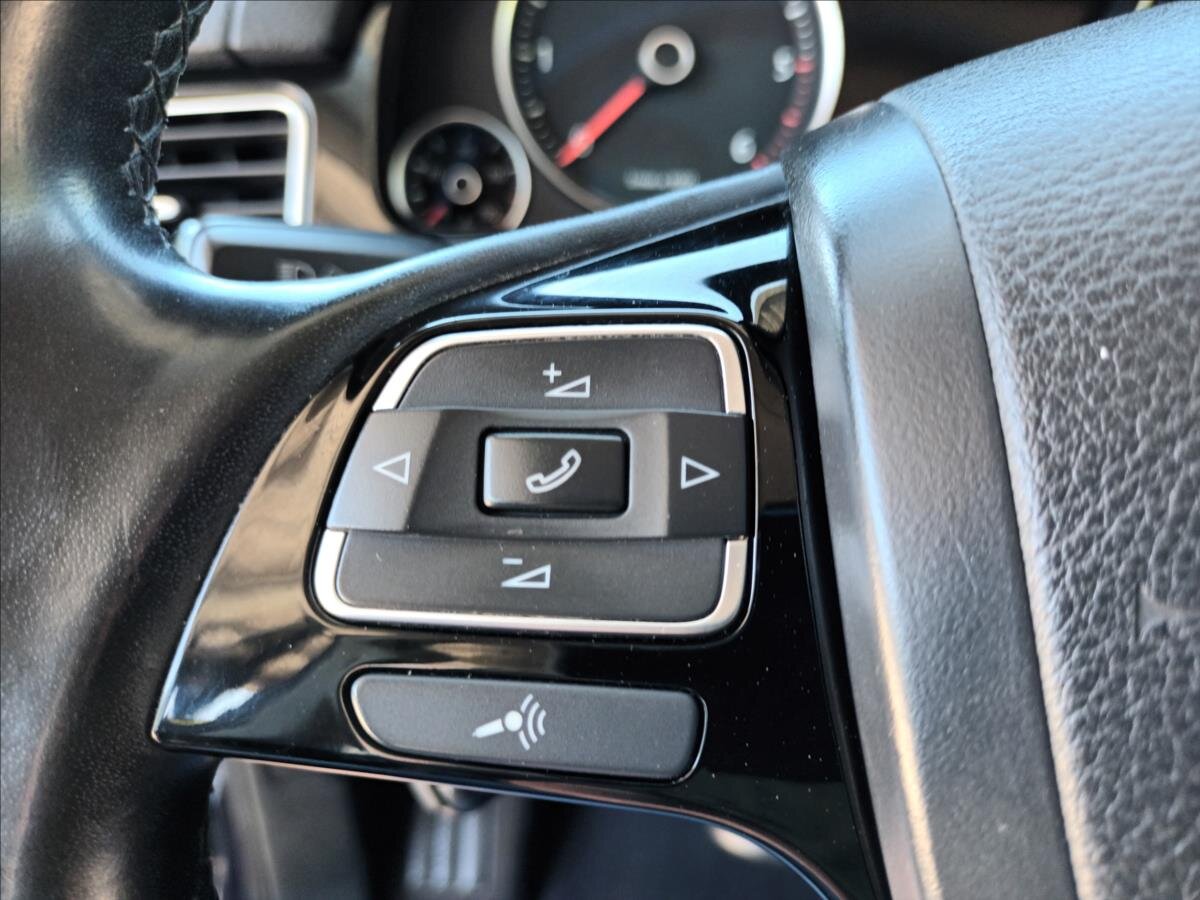 Volkswagen Touareg SUV / Terénní 3,0 l 176 kw