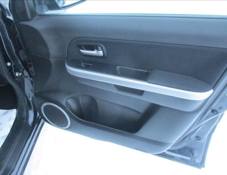 Suzuki Grand Vitara 10