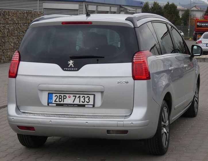 Peugeot 5008 10