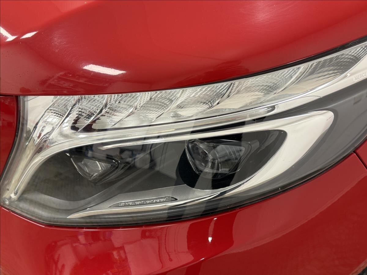 Mercedes-Benz Třídy V MPV 2,1 l 140 kw