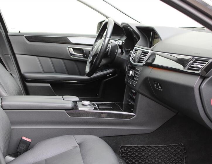 Mercedes-Benz Třídy E 26