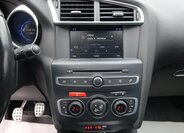 DS Automobiles DS4 Hatchback 1,6 l 88 kw