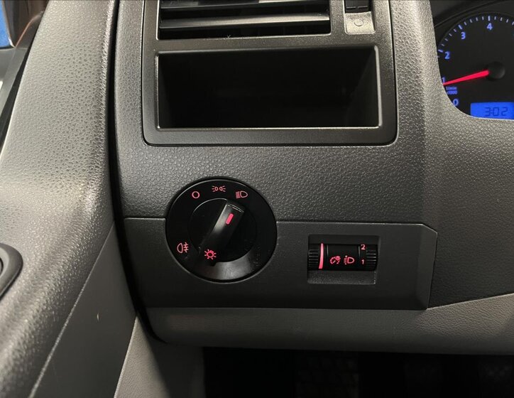 Volkswagen Caravelle 13