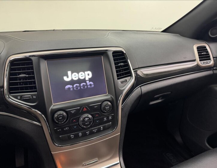 Jeep Grand Cherokee 16