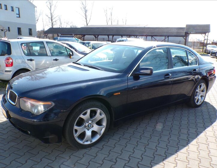BMW Řada 7 Sedan / Limuzína 3,6 l 200 kw