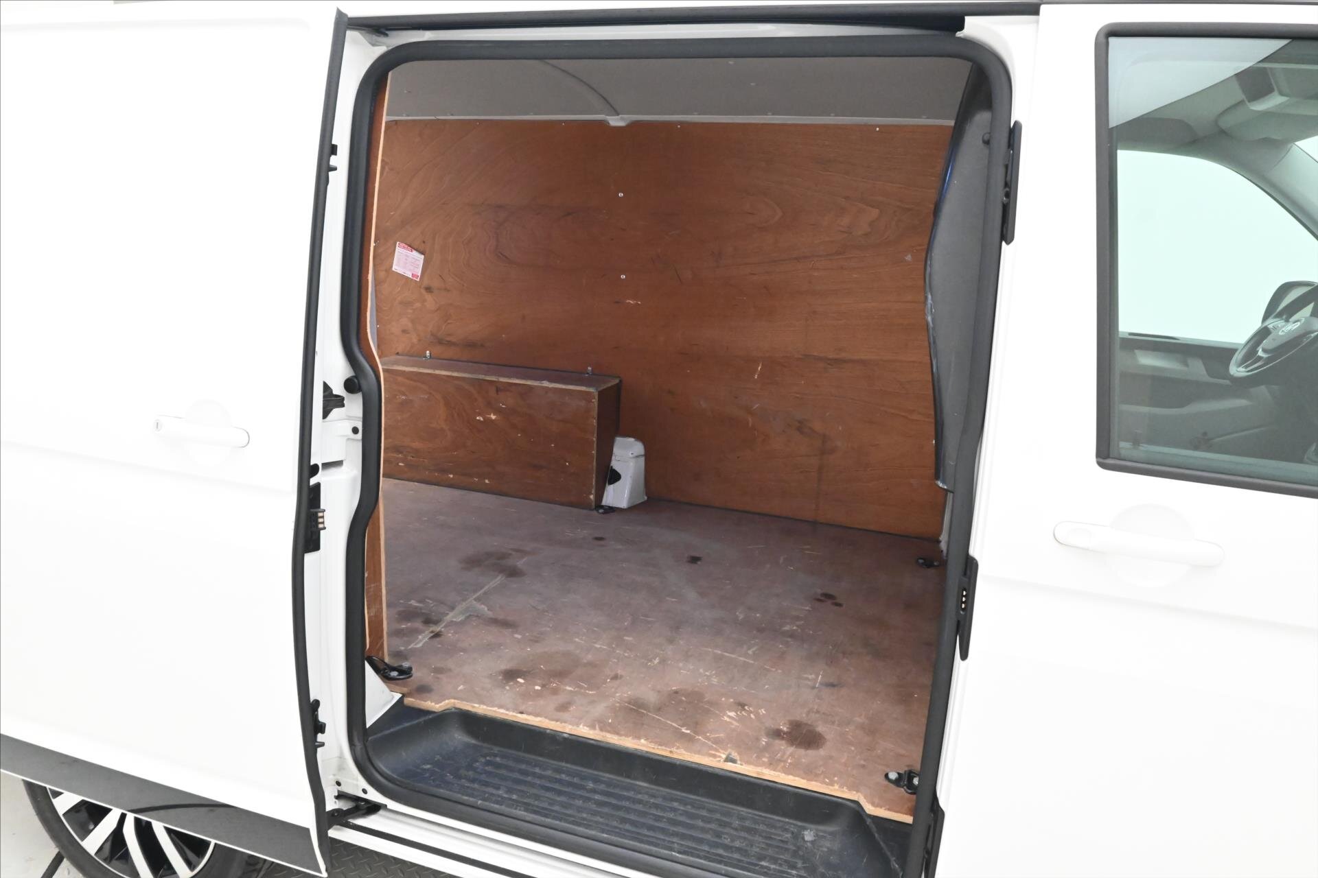 Volkswagen Transporter Skříň 2,0 l 110 kw