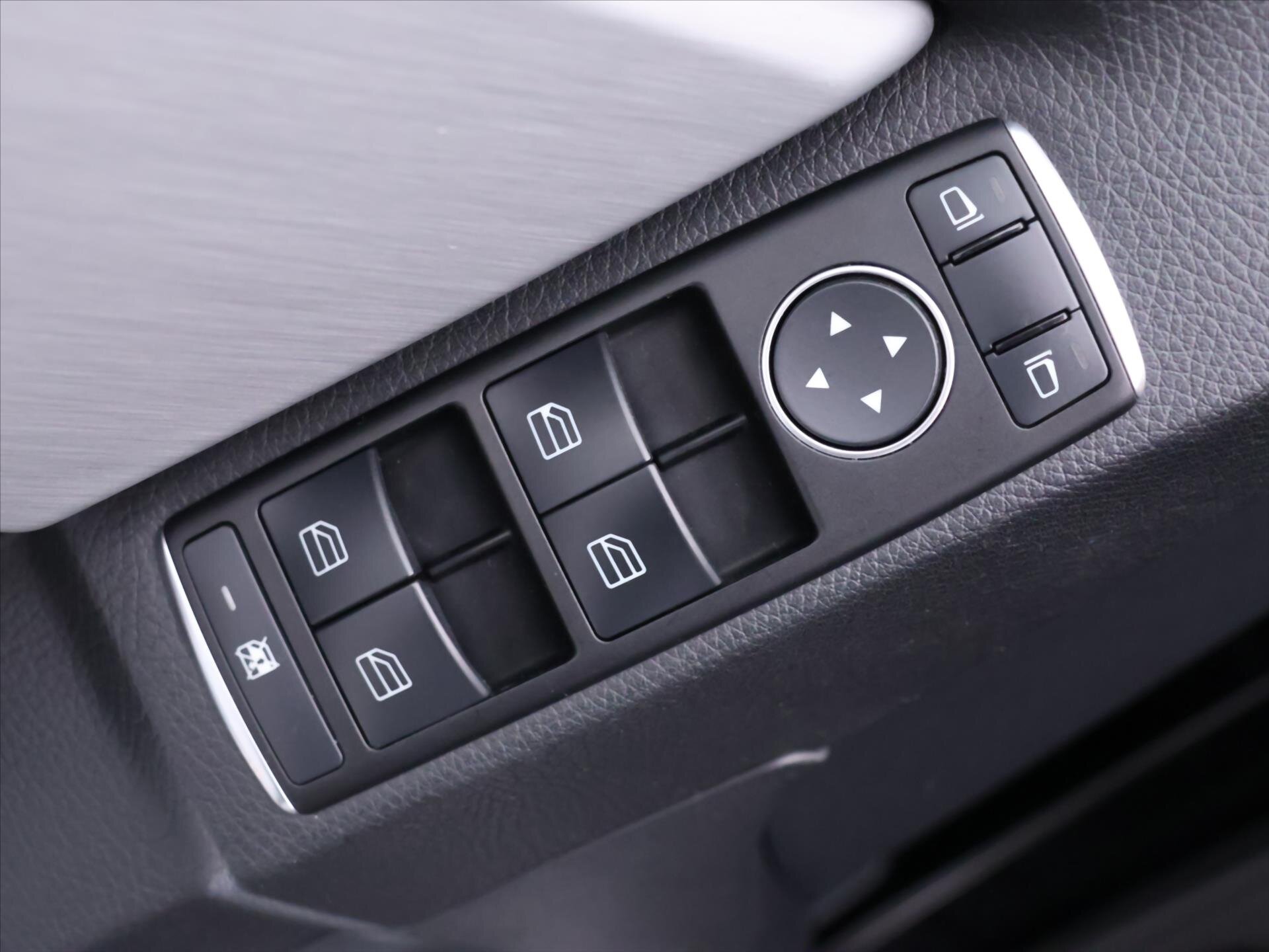 Mercedes-Benz GLK SUV / Terénní 3,0 l 195 kw