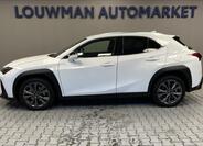 Lexus UX 300h 3