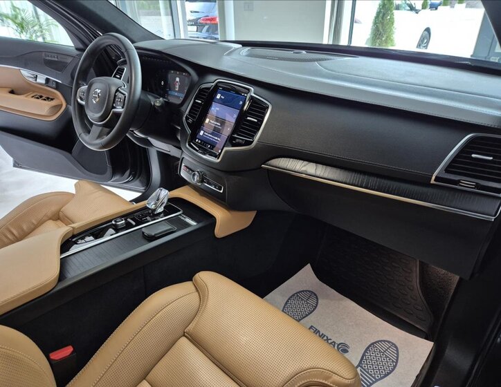 Volvo XC90 SUV / Terénní 2,0 l 180 kw
