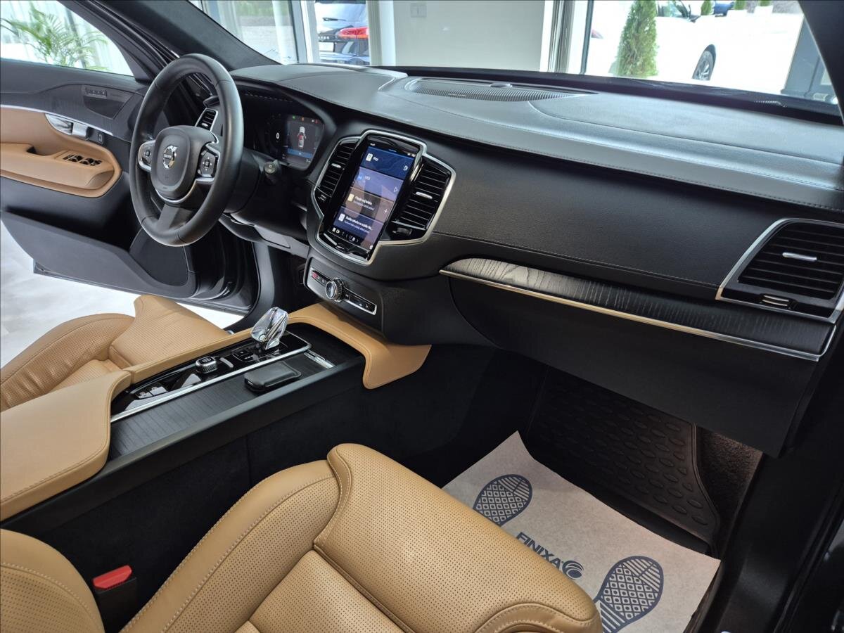 Volvo XC90 SUV / Terénní 2,0 l 180 kw