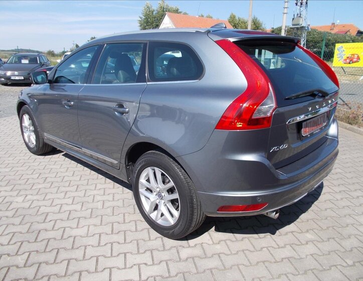 Volvo XC60 SUV / Terénní 2,0 l 110 kw