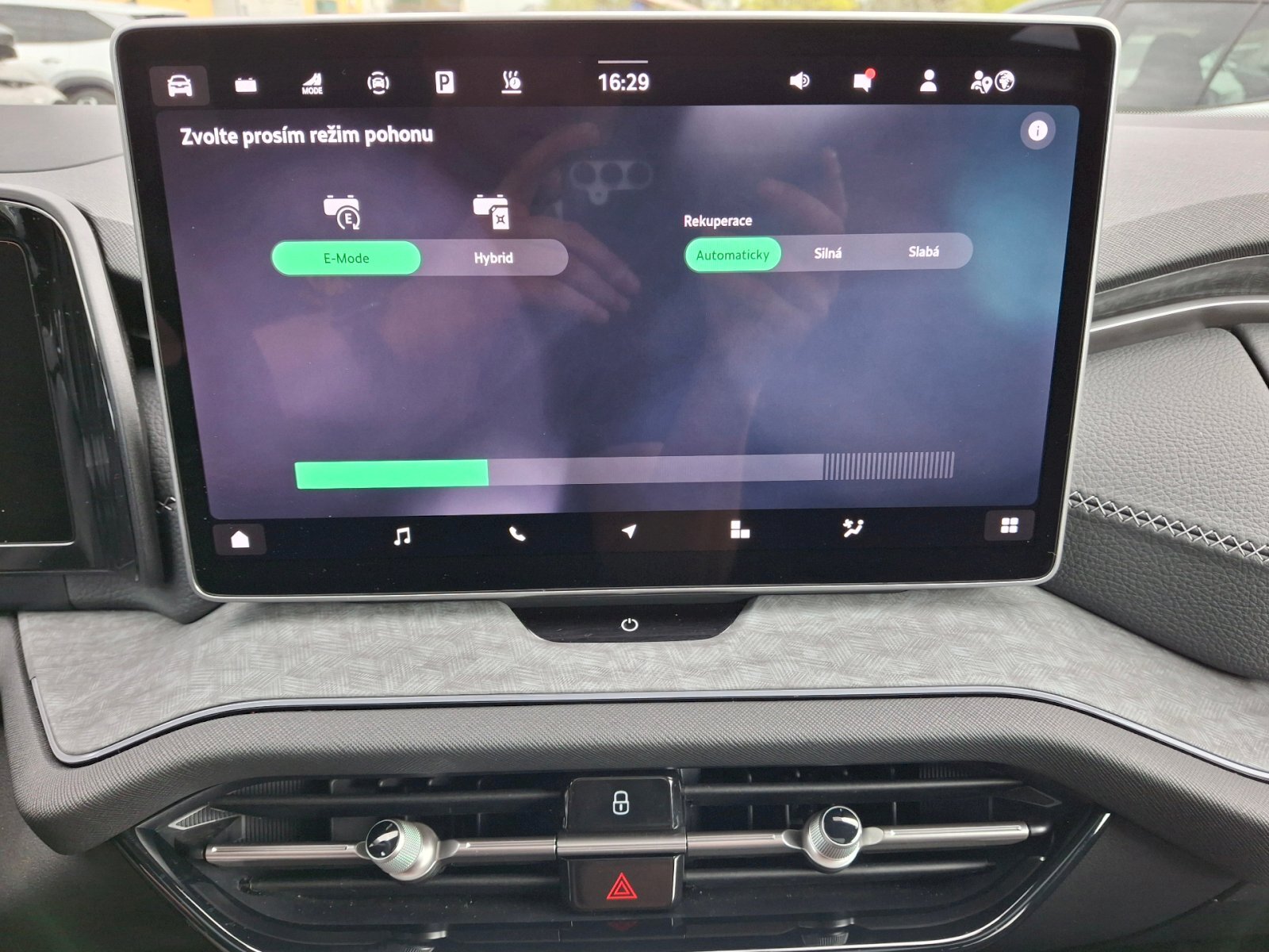 Škoda Kodiaq SUV / Terénní 1,5 l 150 kw