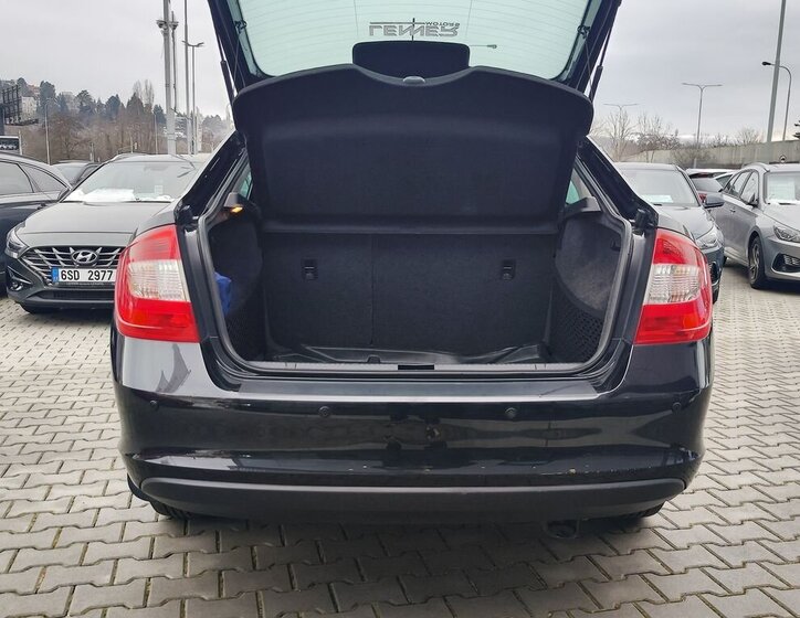 Škoda Rapid Liftback 1,2 l 77 kw