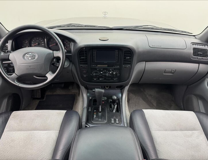 Toyota Land Cruiser SUV / Terénní 4,2 l 150 kw