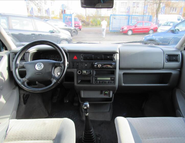 Volkswagen Multivan 13