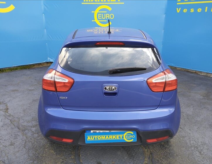 KIA Rio 5