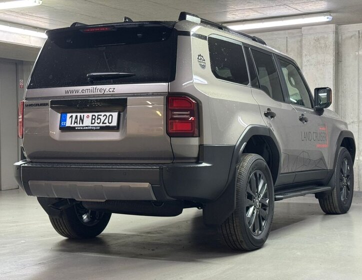 Toyota Land Cruiser SUV / Terénní 2,8 l 150 kw