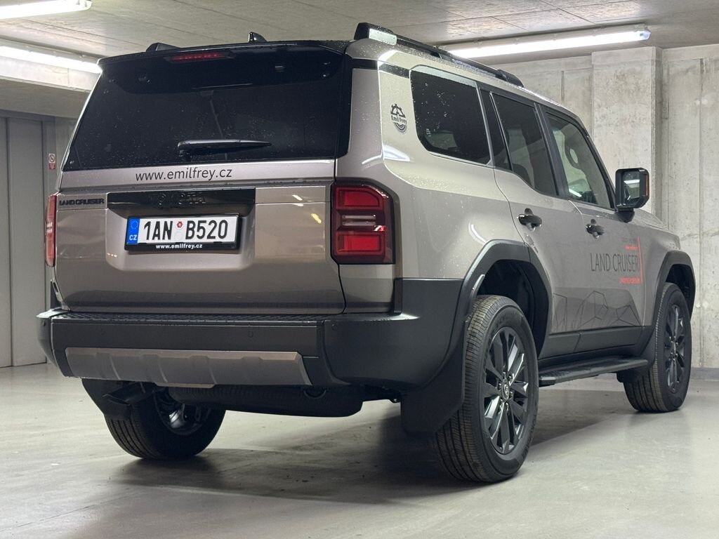 Toyota Land Cruiser SUV / Terénní 2,8 l 150 kw