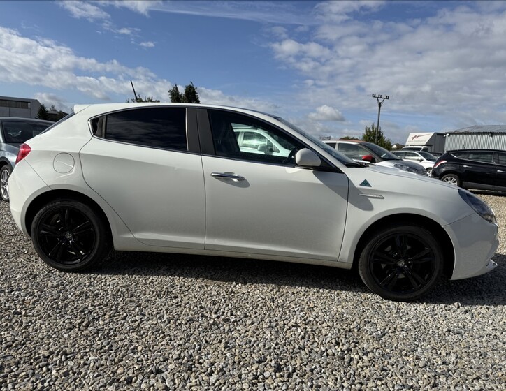 Alfa Romeo Giulietta 4