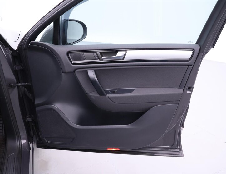 Volkswagen Touareg 13