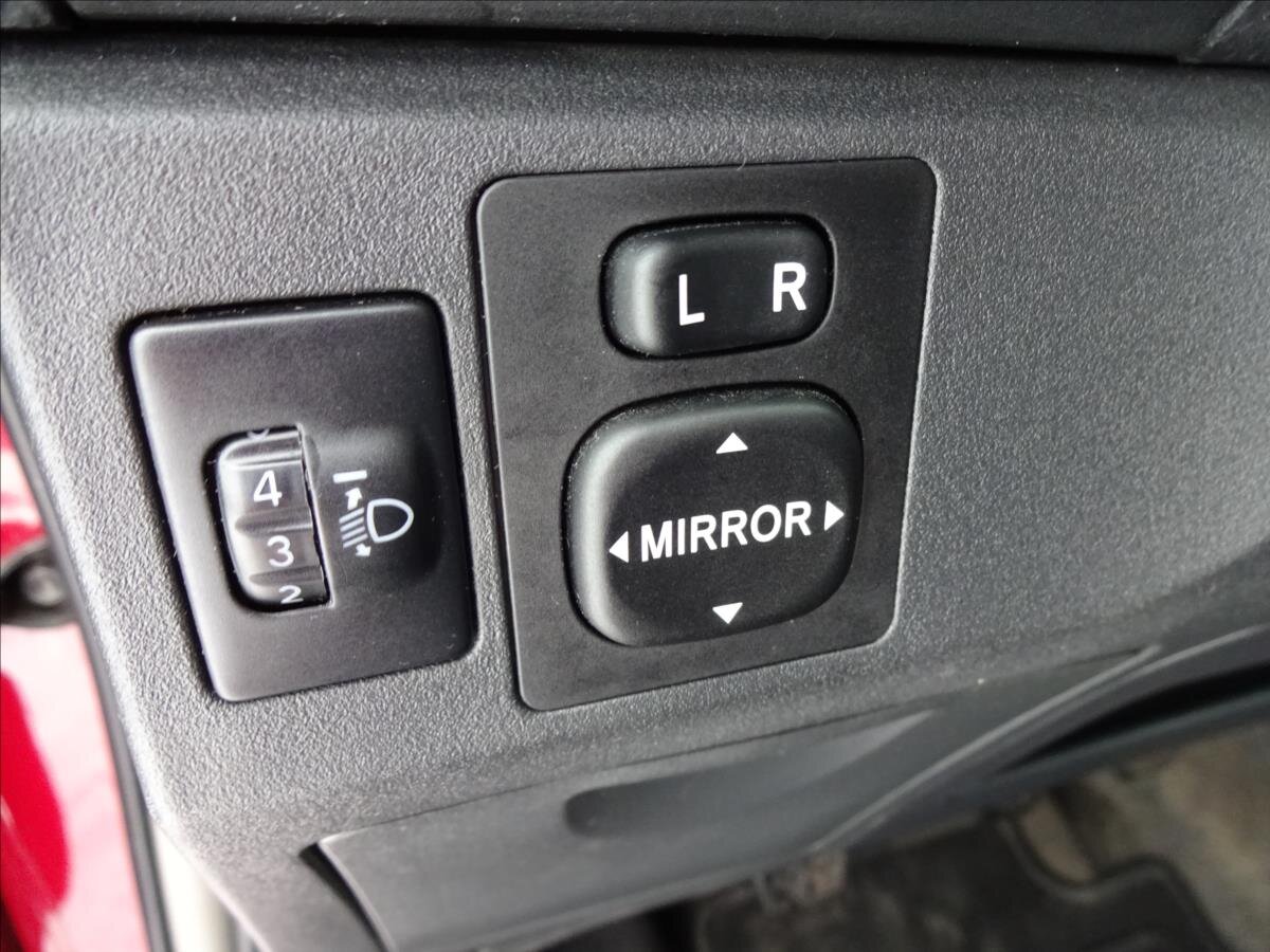 Toyota Yaris Hatchback 998,0 51 kw