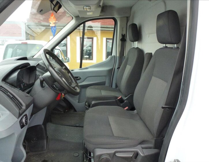Ford Transit 17