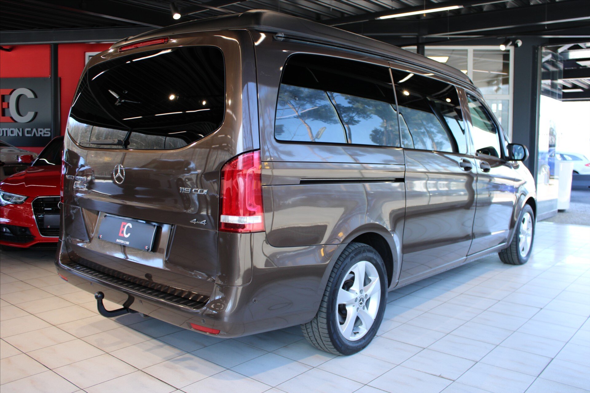 Mercedes-Benz Vito MPV 2,1 l 140 kw