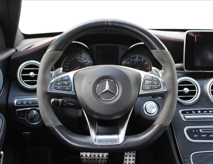 Mercedes-Benz Třídy C Sedan / Limuzína 3,0 l 270 kw