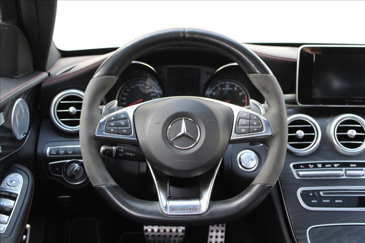 Mercedes-Benz Třídy C Sedan / Limuzína 3,0 l 270 kw
